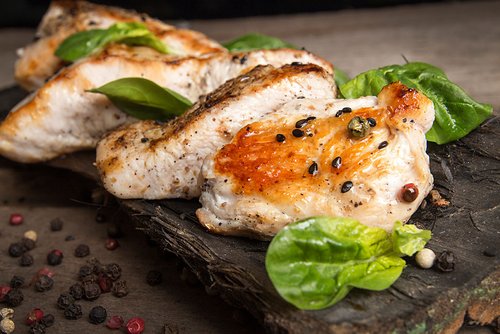 Putensteak mit Gemüse-Spießen : Andreas Hofer Institut